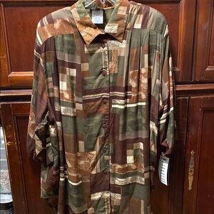 Geometric Patterned Button-Up Shirt